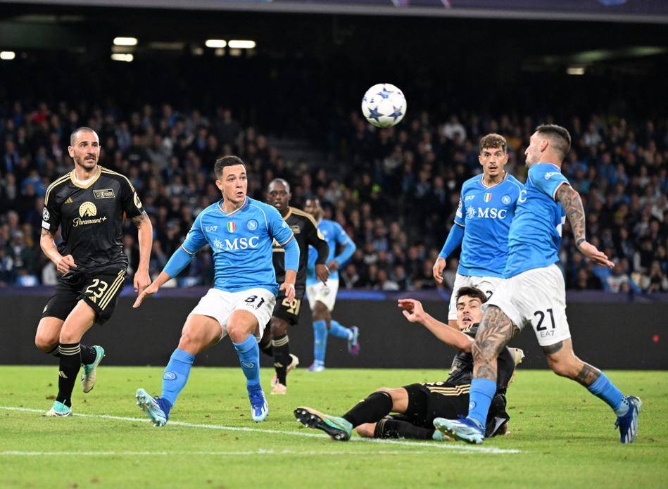 罗马较量佛罗伦萨,球员们互有胜负 罗马较量佛罗伦萨,球员们互有胜负