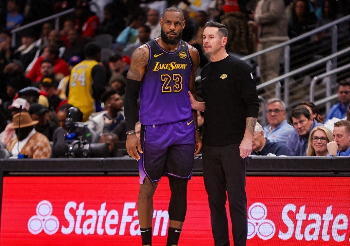 aoa体育视频-湖人锋线亮点突出联手击败鹈鹕全面取胜