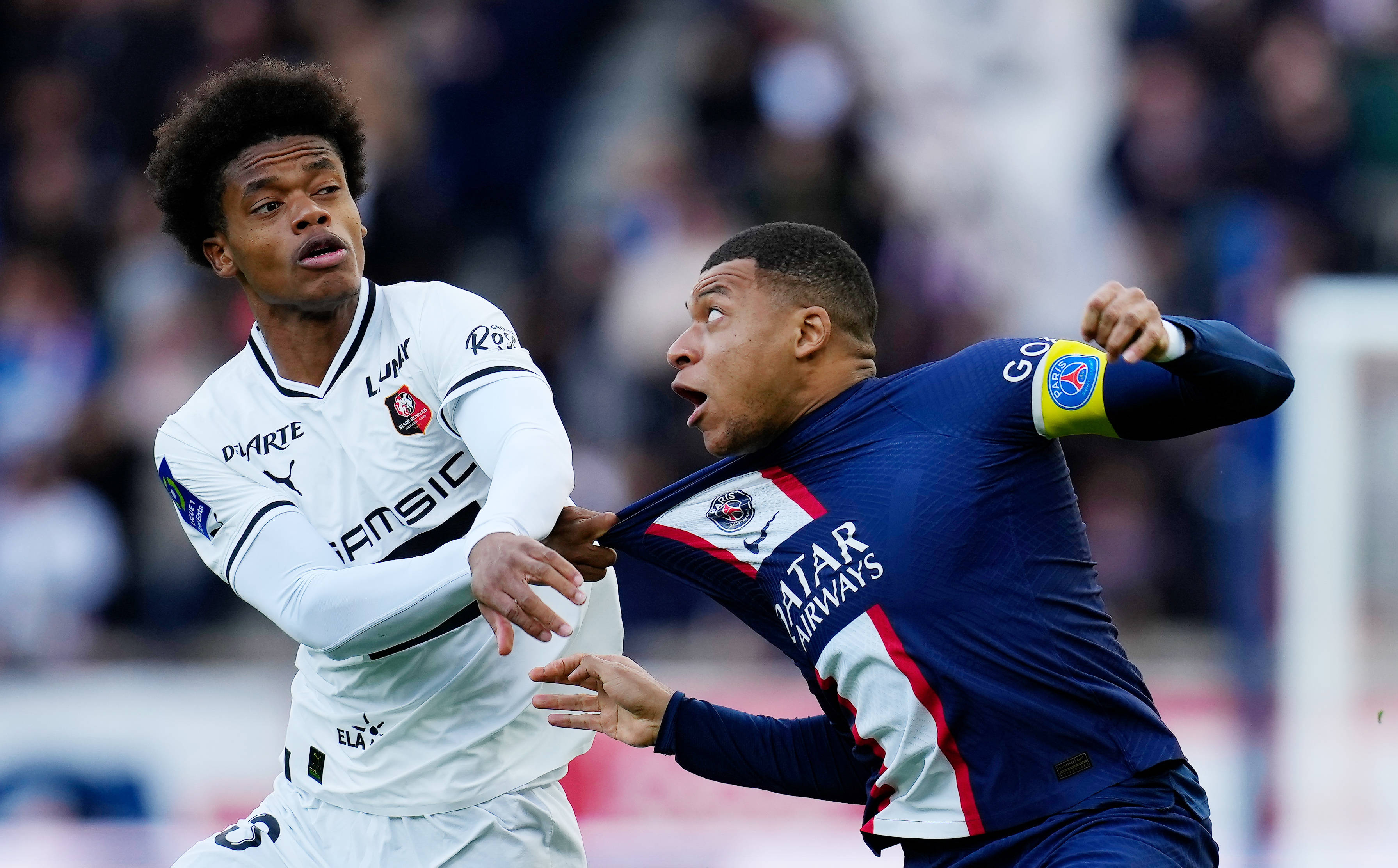 aoa体育馆-巴黎圣日耳曼在比赛中称霸全场