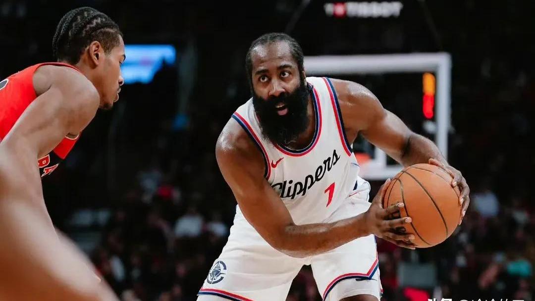 aoa体育视频-关于猛龙遭遇失利，伦纳德三分不中关键时刻的信息