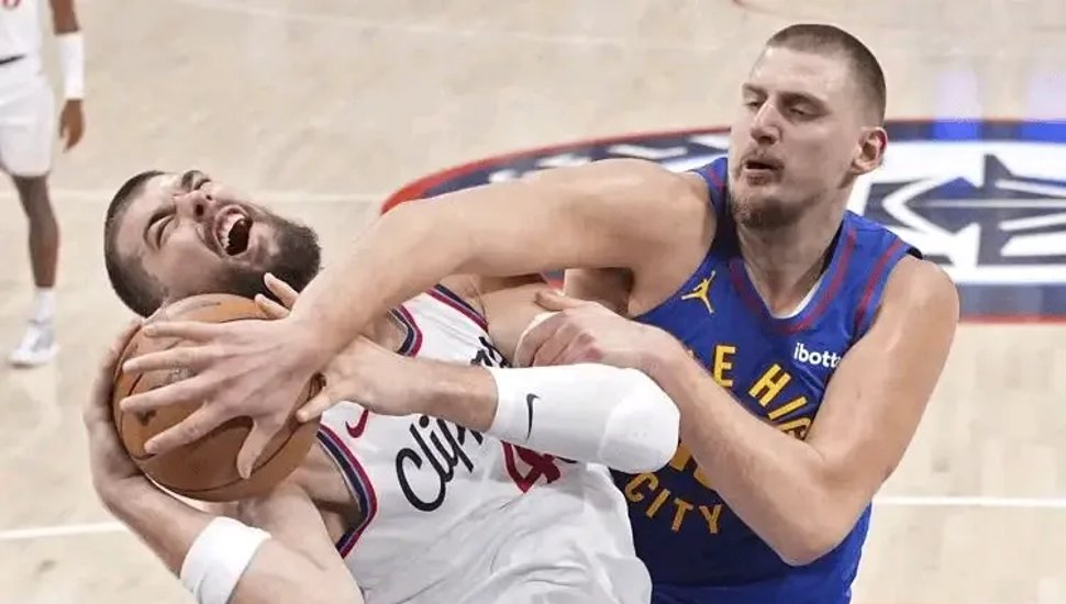 关于猛龙遭遇失利,伦纳德三分不中关键时刻的信息 关于猛龙遭遇失利,伦纳德三分不中关键时刻的信息