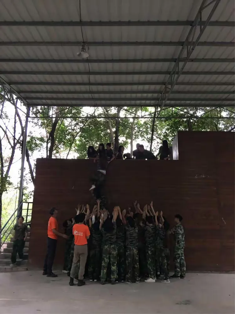 aoa体育活动-关于勇敢闯关：女足球队为荣誉而战的信息