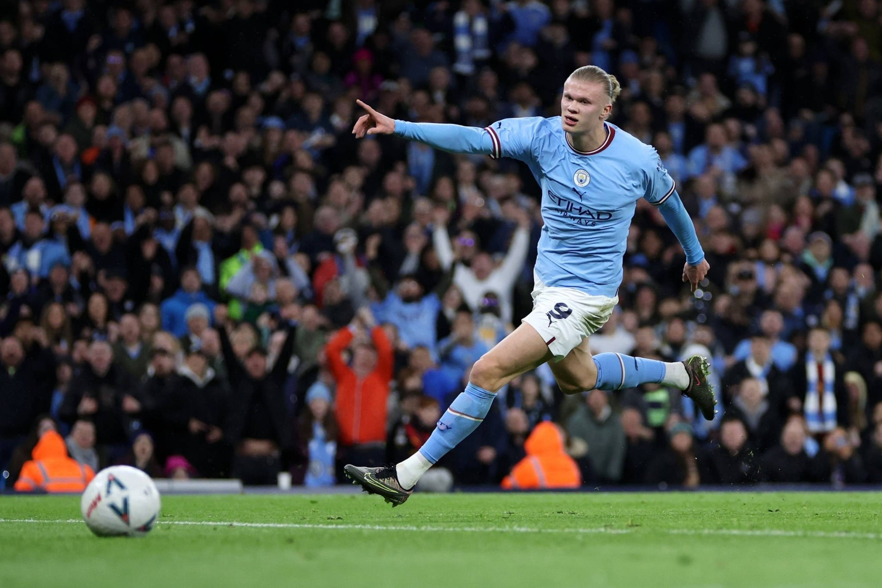 aoa体育视频-曼城逆转普雷斯顿，继续领跑英超