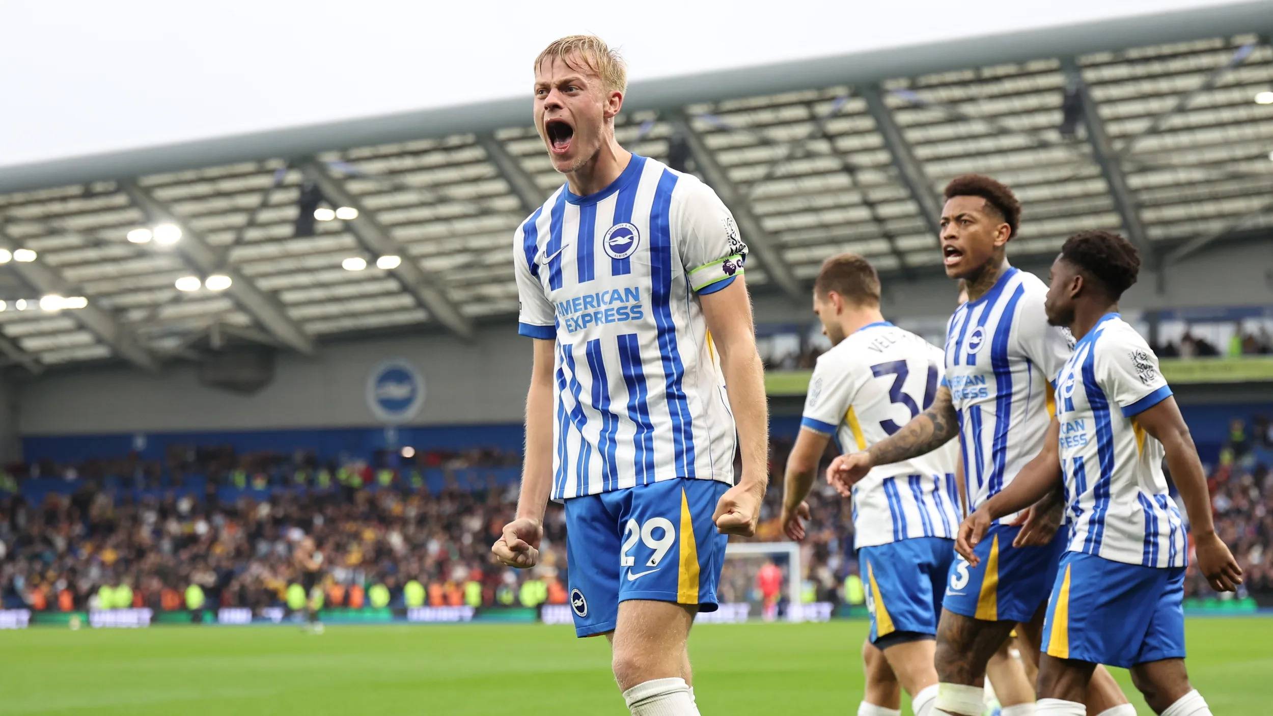 曼城逆转普雷斯顿，继续领跑英超