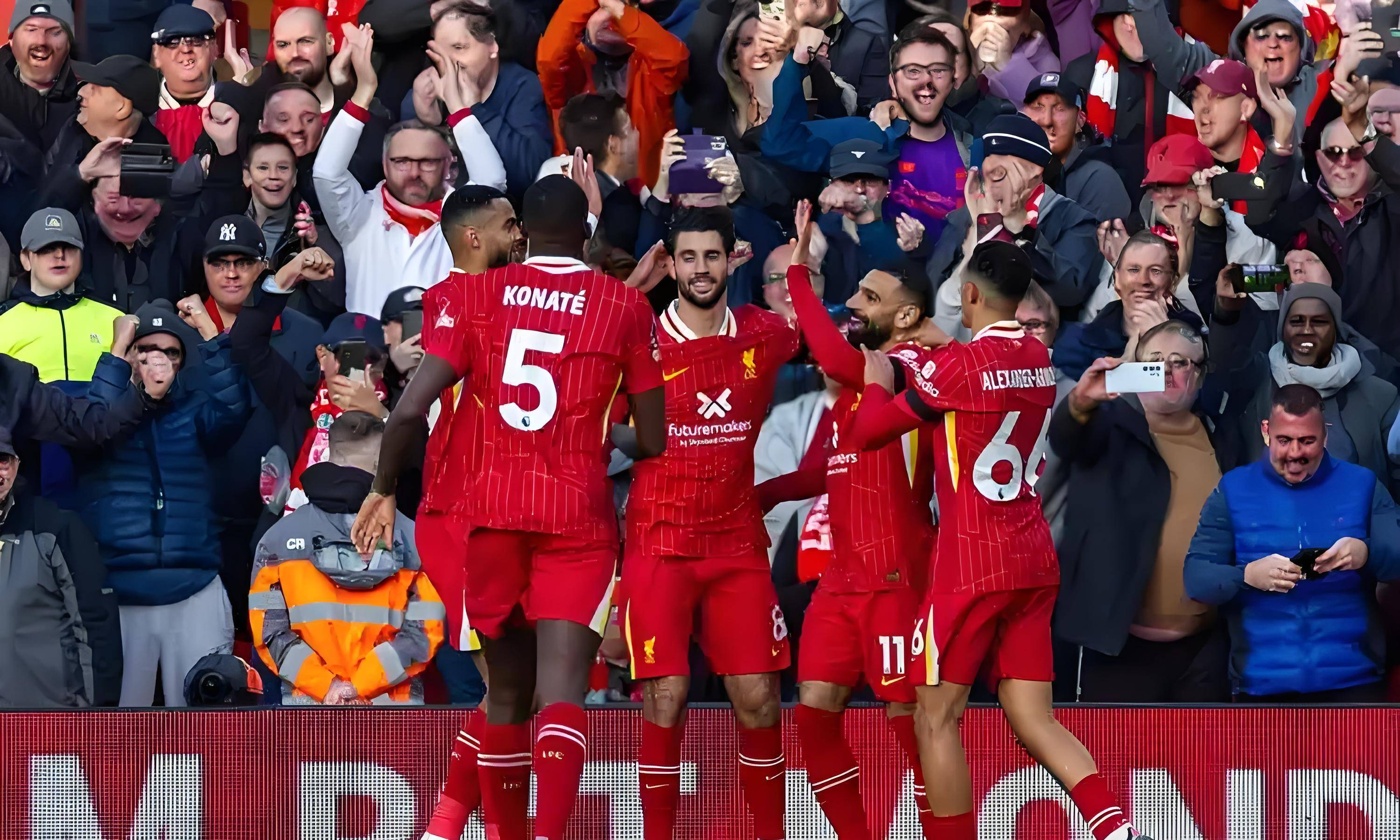 aoa体育培训-门迪将球破门，带领球队赢得胜利