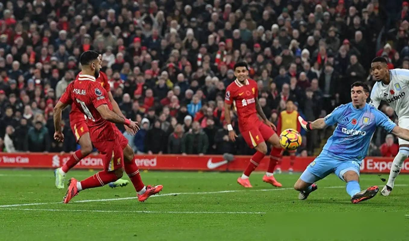 意甲赛场上出现了一次技惊四座的进球 意甲赛场上出现了一次技惊四座的进球