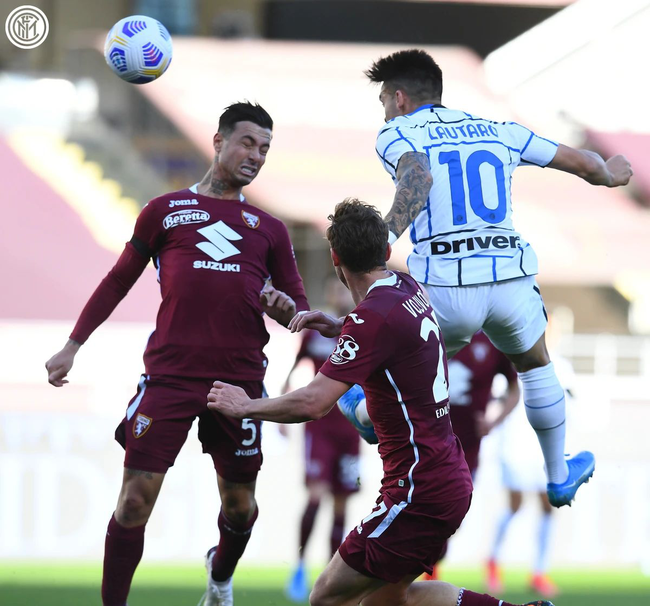 足球比赛中出现了一个令人惊讶的转折