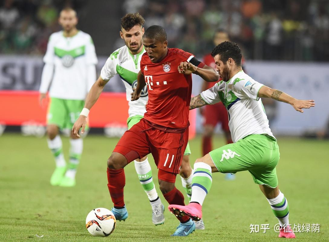 包含沃尔夫斯堡主场击败对手,领跑积分榜的词条 包含沃尔夫斯堡主场击败对手,领跑积分榜的词条