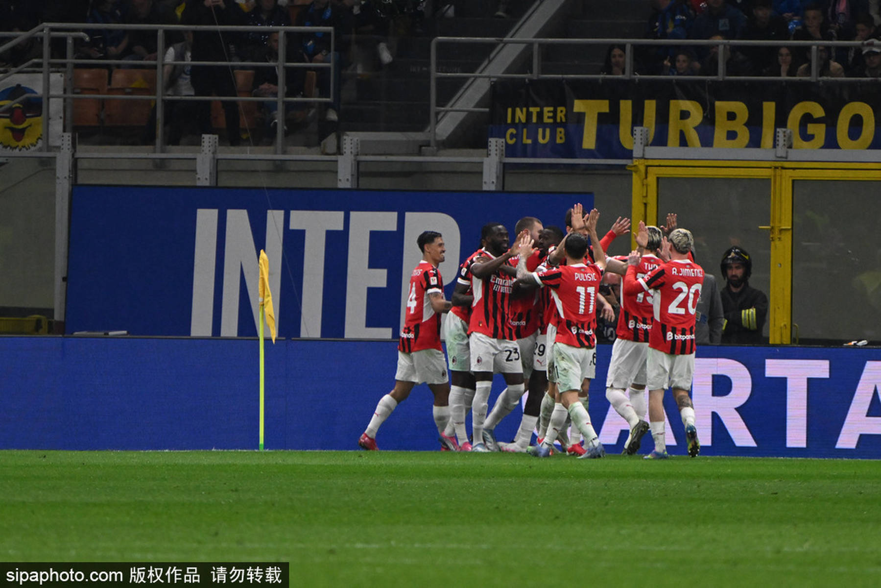 意甲球队在欧冠比赛中取得胜利 意甲球队在欧冠比赛中取得胜利