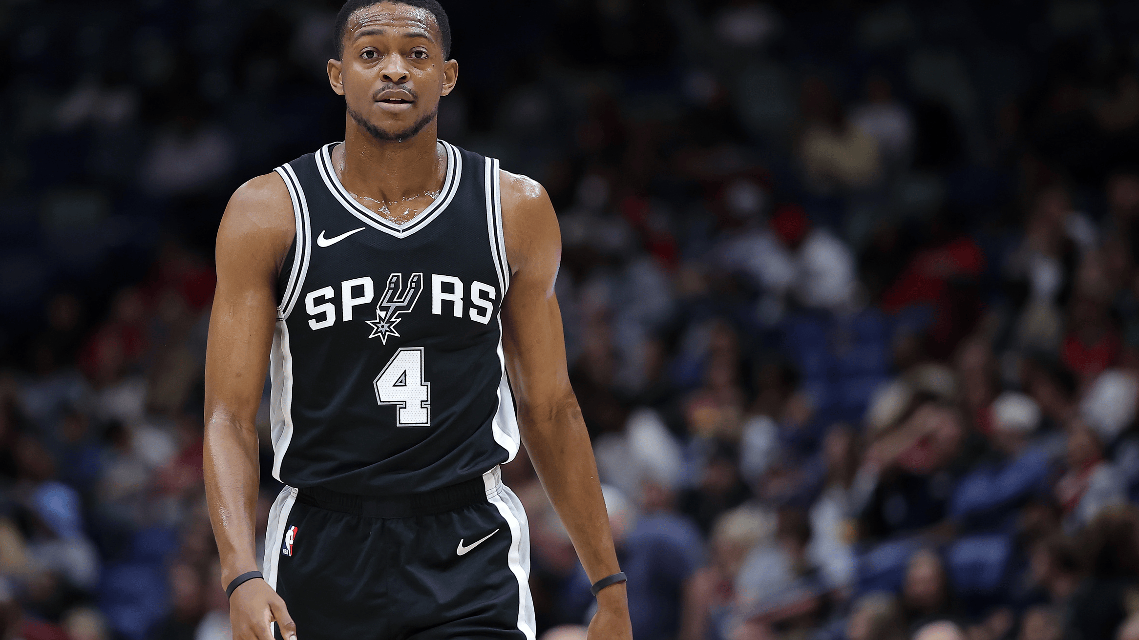 aoa体育馆-开拓者主场击败马刺，提前晋级