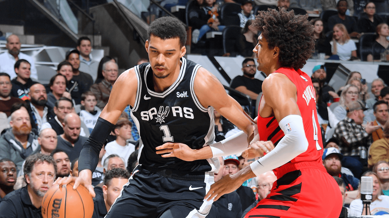 开拓者主场击败马刺,提前晋级 开拓者主场击败马刺,提前晋级