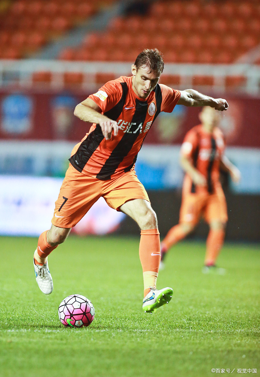 法兰克福门将扑救频频，助球队逆转比分获胜的简单介绍